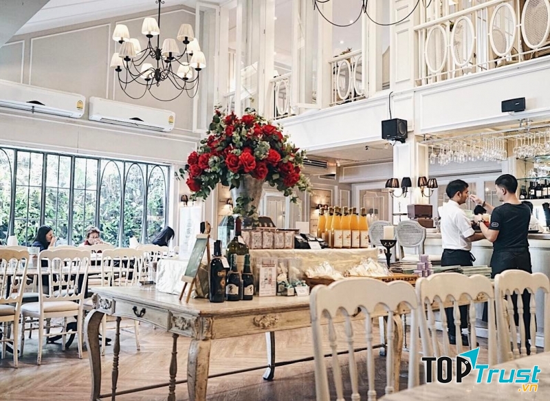 Audrey Cafe & Bistro