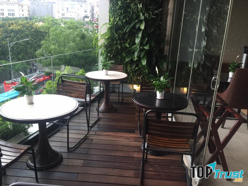 Avalon cafe & Lounge nằm trong top những quán cà phê được ưa thích nhất ở Hồ Gươm.