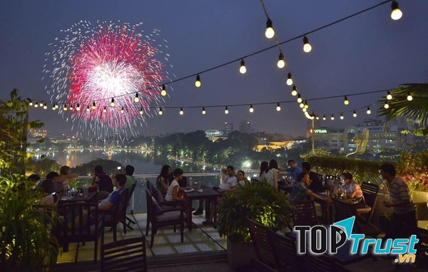 Avalon là một địa điểm thích hợp để ngắm pháo hoa đêm giao thừa