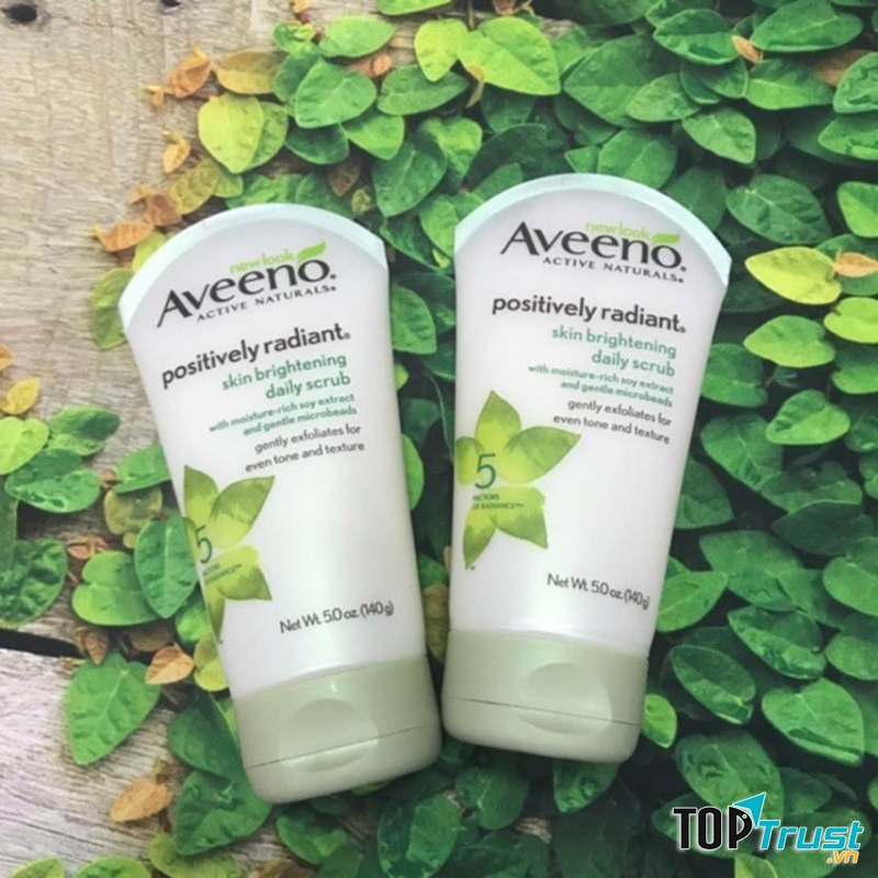 Aveeno Skin Brightening Daily Scrub