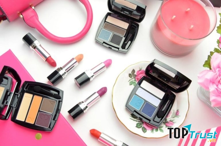 Mỹ phẩm Aon có thiết kế bắt mắt, sang trọng