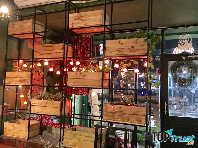 Một góc nhìn của Ấy