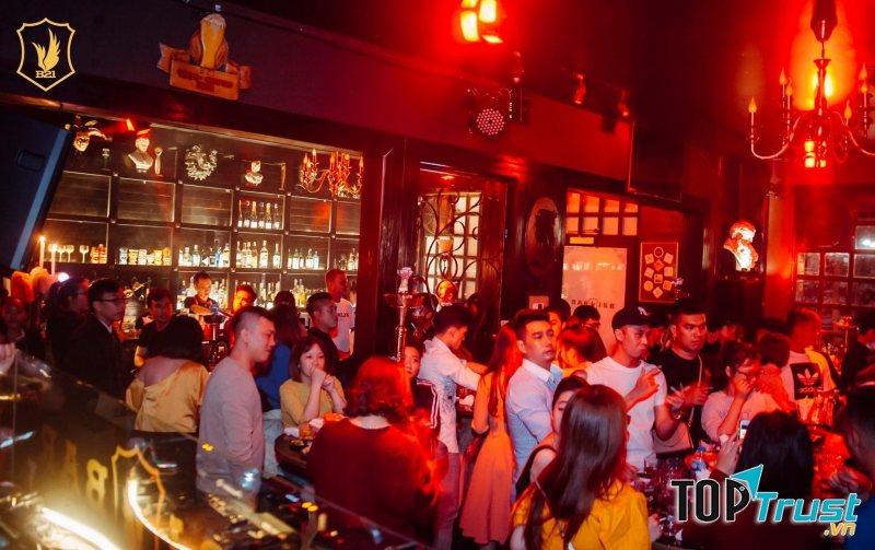B21 Bar
