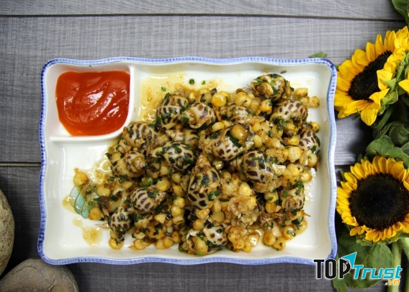 Ăn ốc sang trọng tại nhà hàng Bà Cô Lốc Cốc