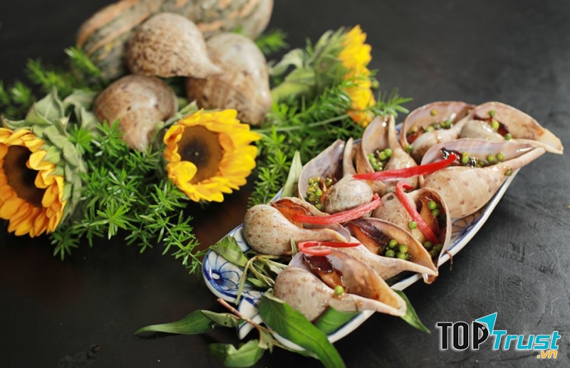 Bà Cô Lốc Cốc