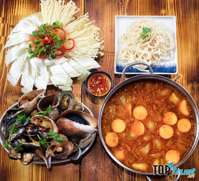Bà Cô Lốc Cốc