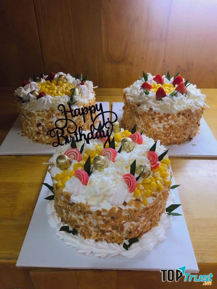 Chiếc bánh ngoài vị ngọt ngào của kem và bắp còn có vị hơi mặn mặn của muối