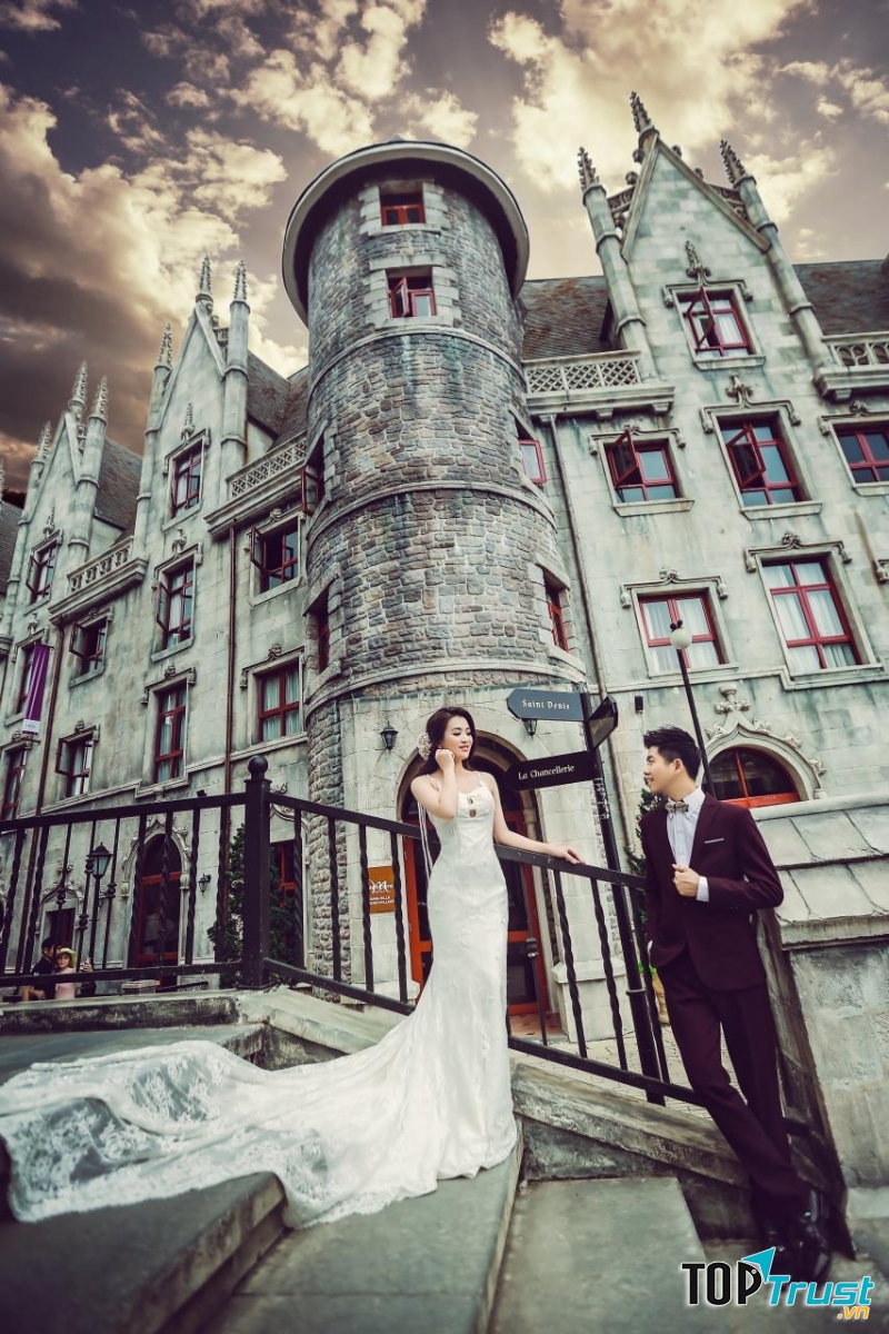 không gian cổ kính của Bà Nà hill