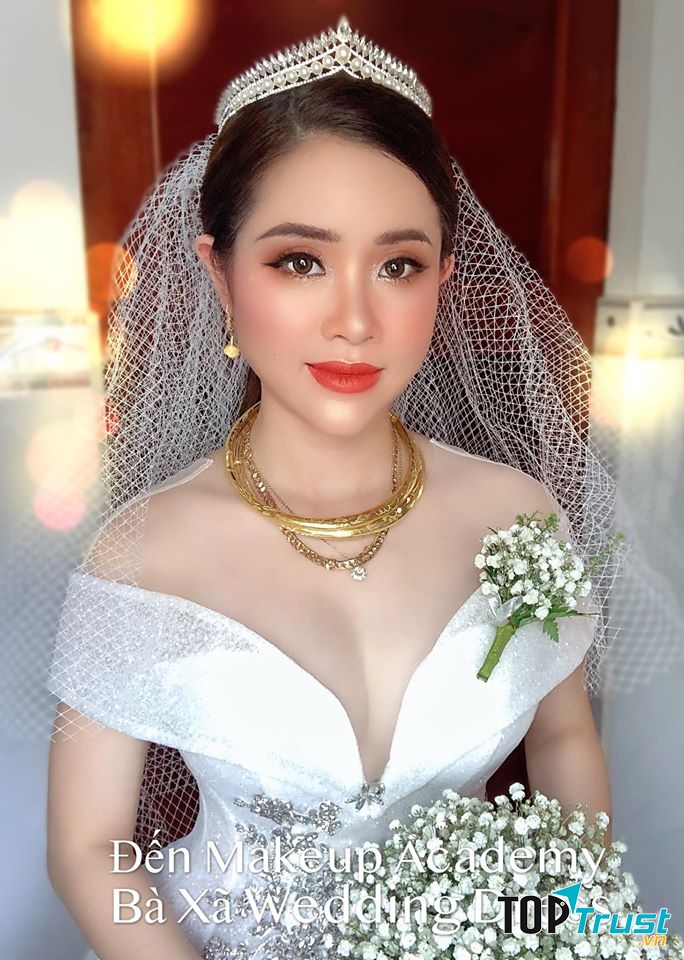 Phạm Ngọc Đến Make up