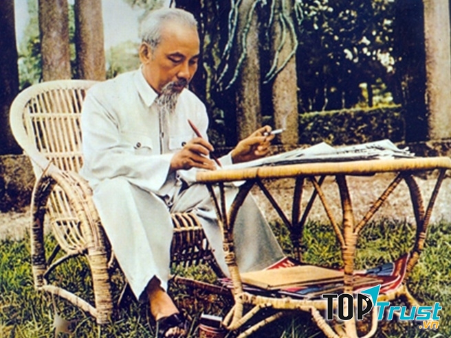 Tinh thần ham học hỏi của Bác