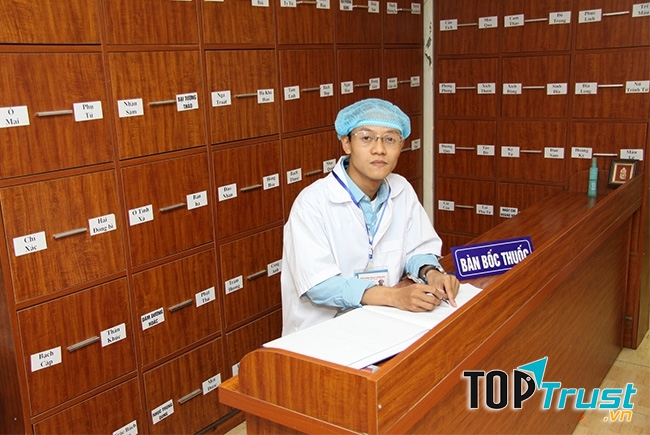 Bác sĩ Đinh Xuân Hoàng