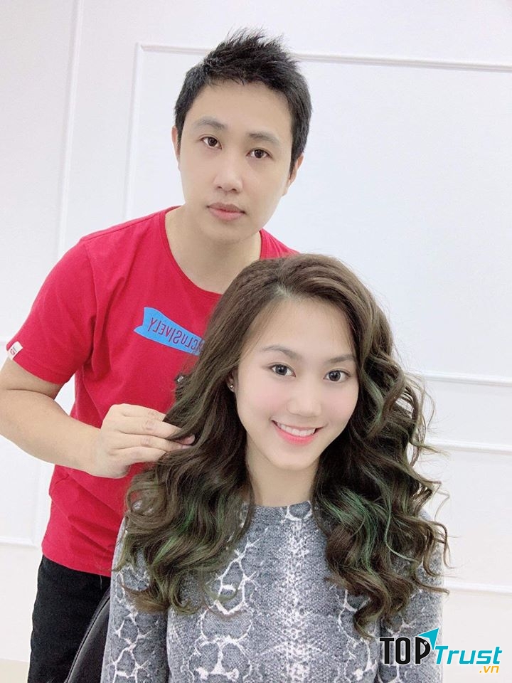 Bắc Trần Tiến Salon