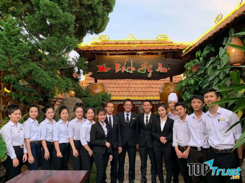 Tổ chức tiệc cưới