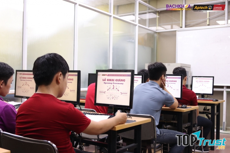 Bách Khoa - Aptech