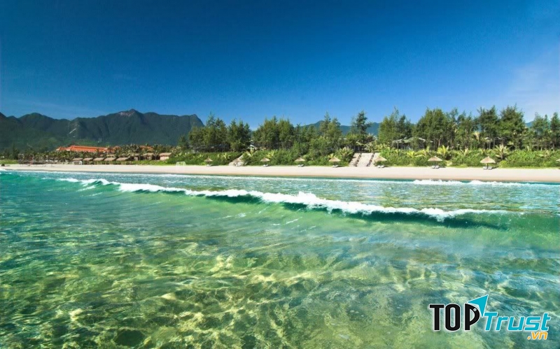 Bãi biển Lăng Cô