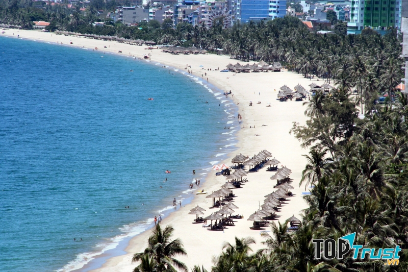 Biển Mỹ Khê đẹp tuyệt trong mắt du khách