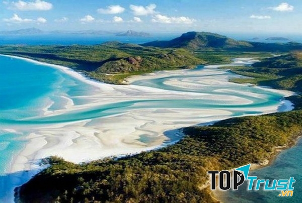 Bãi biển Whitehaven (Australia)