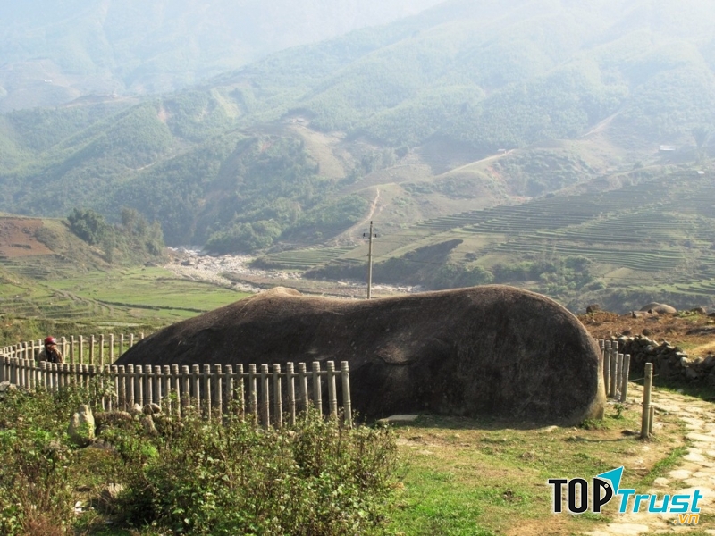 Bãi đá cổ Sapa