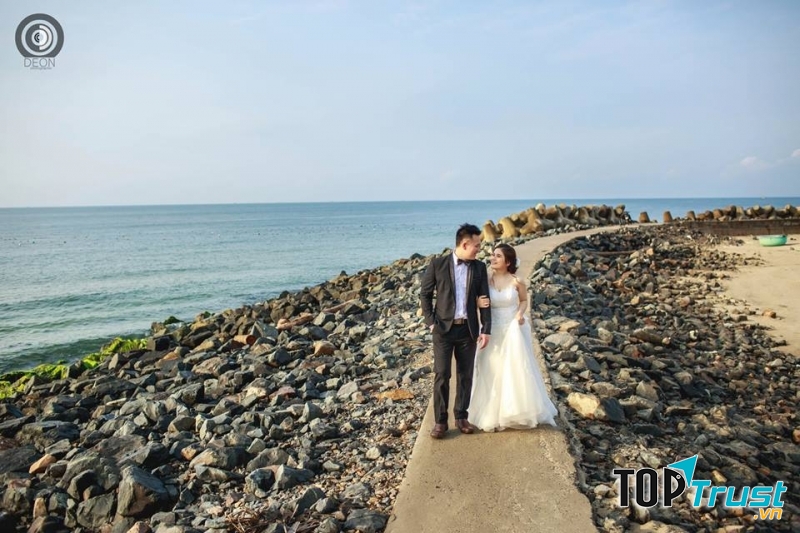 Bãi đá Ông Địa (Hàm Tiến - Phan Thiết)