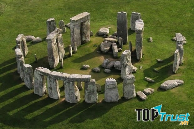 Di tích đá cổ Stonehenge là điểm đến hấp dẫn tại Anh
