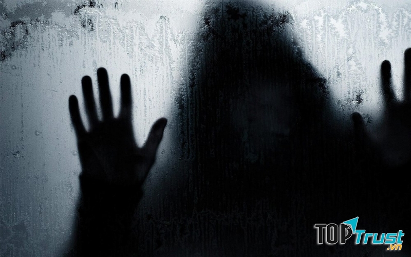 Hồn ma gõ cửa ô tô xin vào