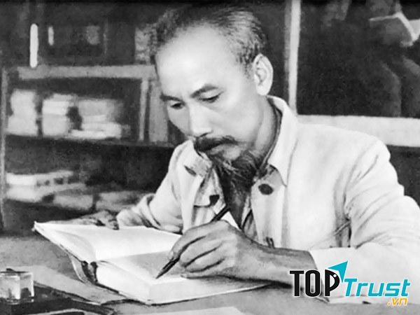 Câu chuyện kể về đức tính giản dị của chủ tịch Hồ Chí Minh cùng bài học ý nghĩa nhất