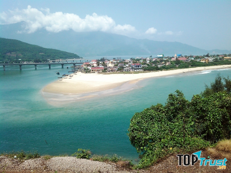 Vịnh Lăng Cô xinh đẹp