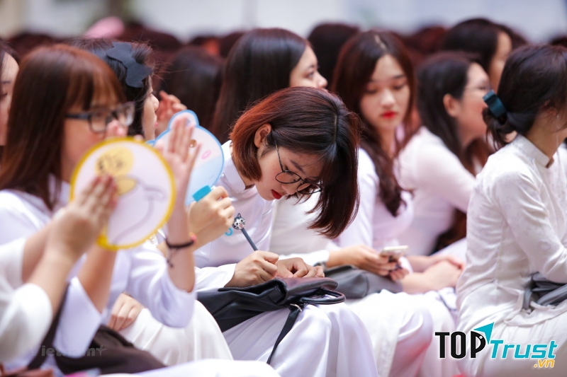 Bài phát biểu ra trường của học sinh lớp 12 (số 2)