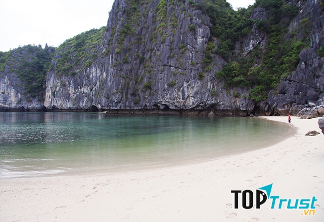 Bãi tắm Ba Trái Đào