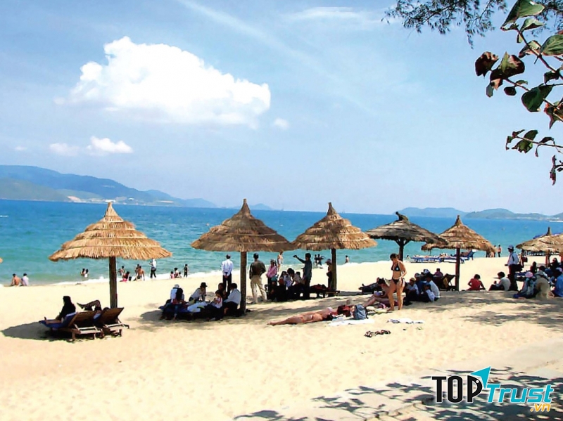 Bãi tắm Bãi Cháy