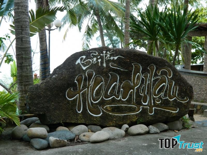 Bãi tắm Hoàng Hậu
