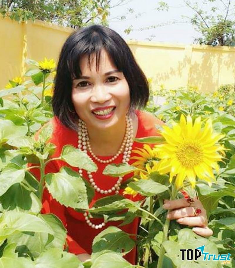 Ảnh chân dung nhà thơ Nguyễn Thị Khánh Hà