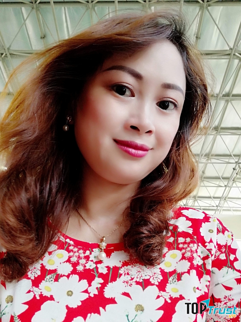 Ảnh chân dung nhà thơ Hoàng Như Phượng