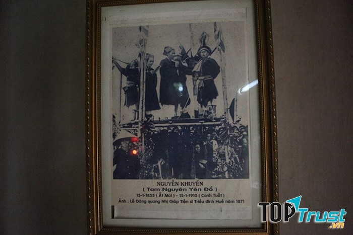 Hình ảnh cụ Nguyễn Khuyến lúc đỗ Tam Nguyên Yên Đổ