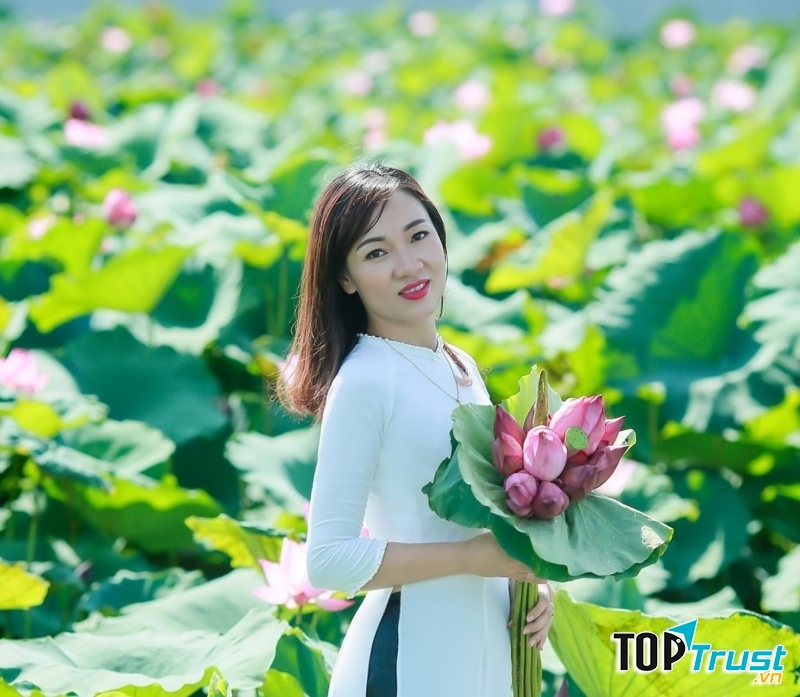 Ảnh nhà thơ Vương Thị Lan Thanh