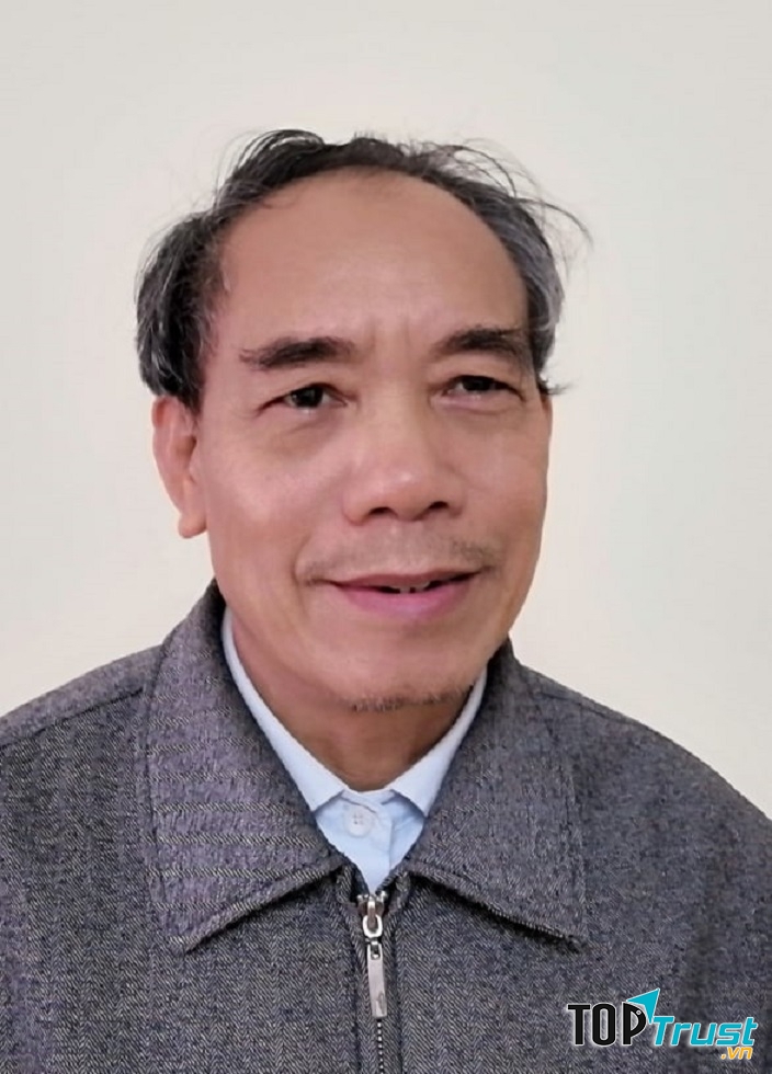 Nhà thơ Nguyễn Đình Hưng