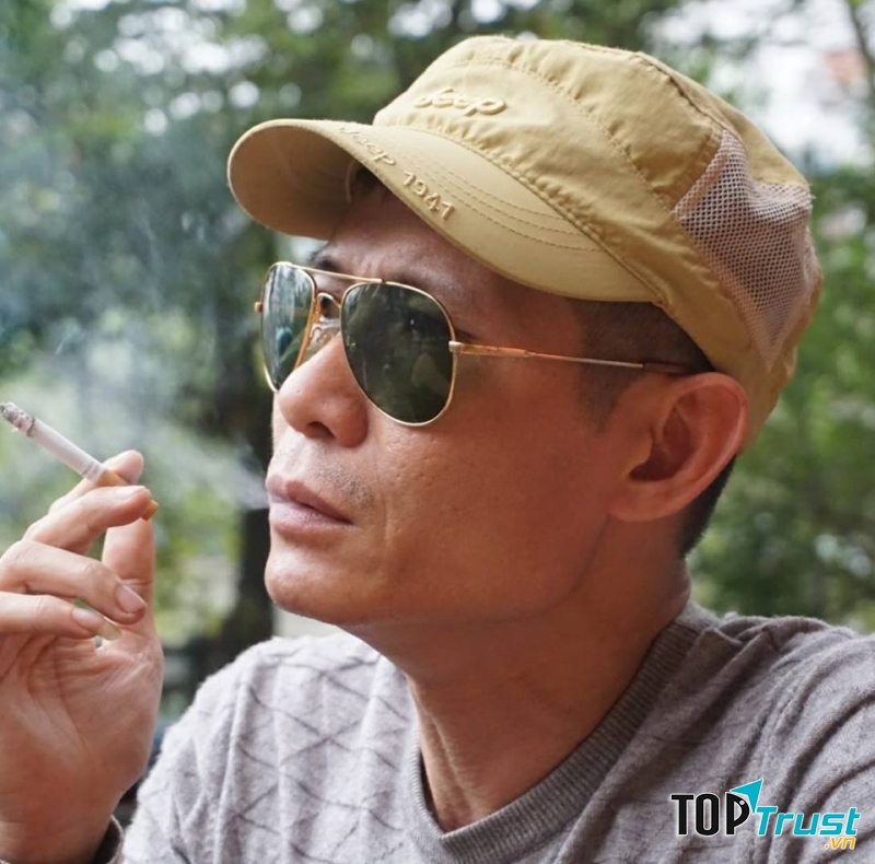 Ảnh nhà thơ Phạm Hùng