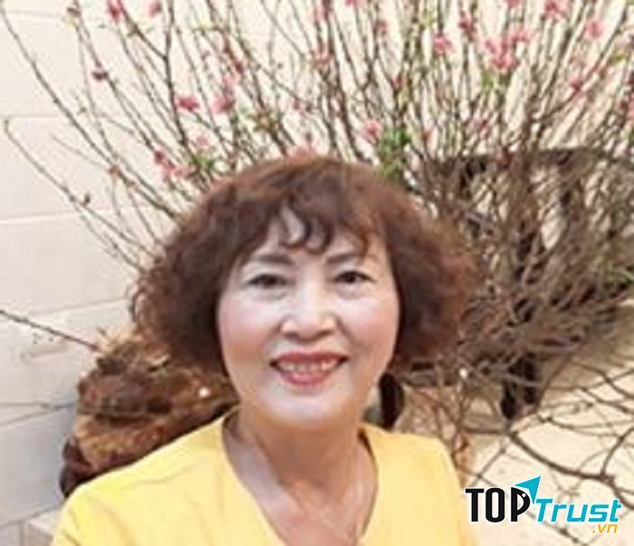 Ảnh nhà thơ Phạm Thị Hồng Thu