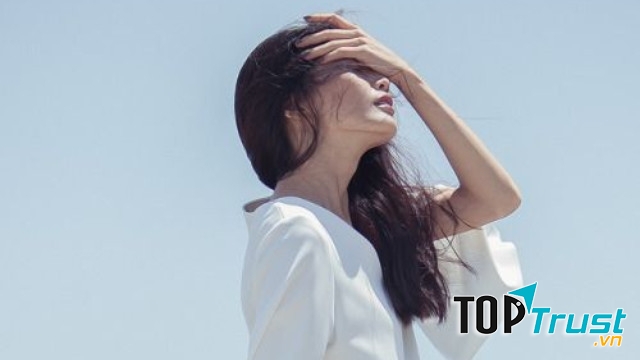 Hãy khóc như cả thế gian này có riêng mình phải sống