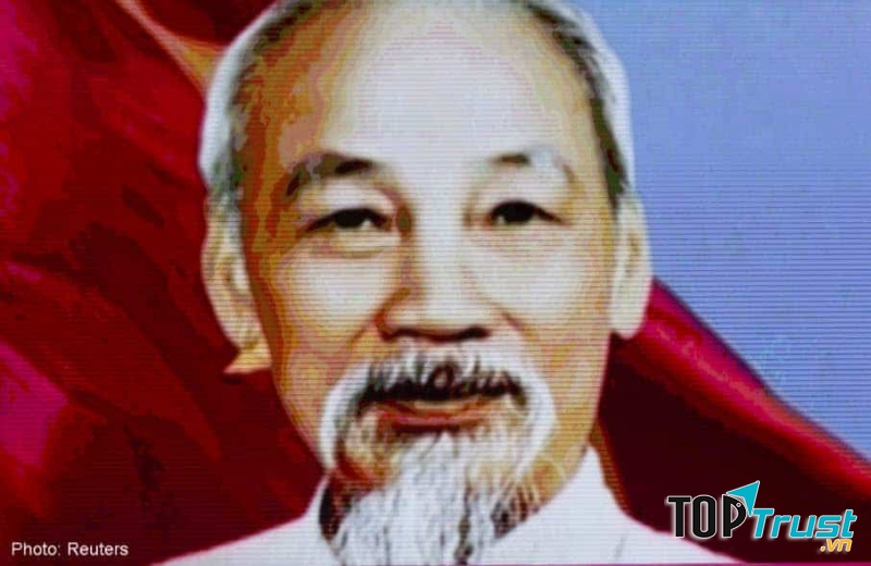 Ảnh chân dung bác Hồ (nguồn Internet)