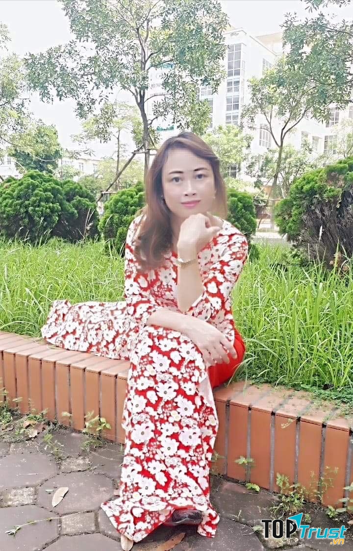 Ảnh chân dung nhà thơ Hoàng Như Phượng