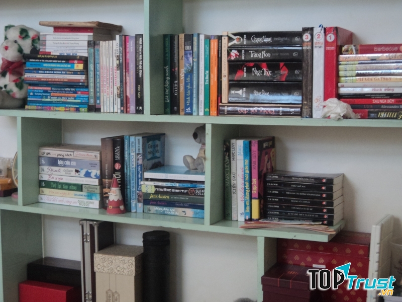 ﻿Sách chính là người bạn thân thiết của con người, cung cấp cho ta biết bao tri thức chính vì vậy mà một chiếc giá sách thật quan trọng.