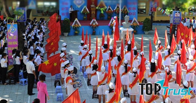 Bài văn tả buổi lễ chào cờ đầu tuần số 14
