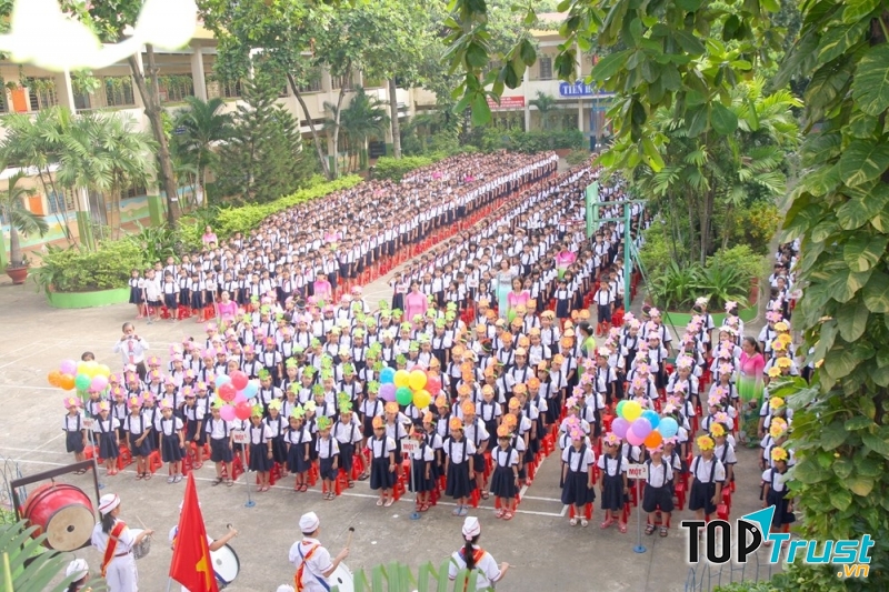 Bài văn tả buổi lễ chào cờ đầu tuần số 2