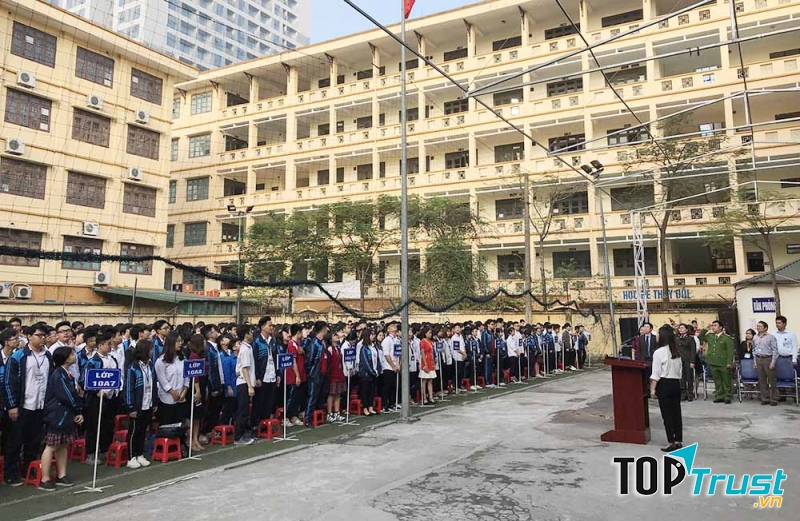 Bài văn tả buổi lễ chào cờ đầu tuần số 5