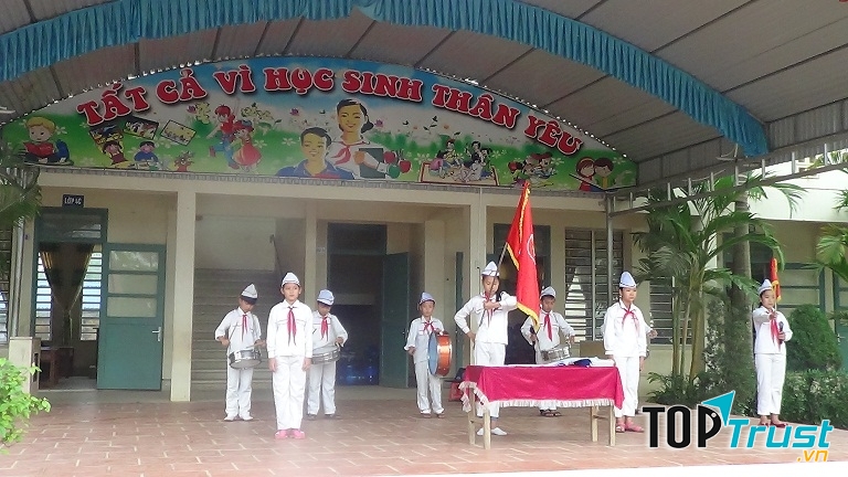 Bài văn tả buổi lễ chào cờ đầu tuần số 9