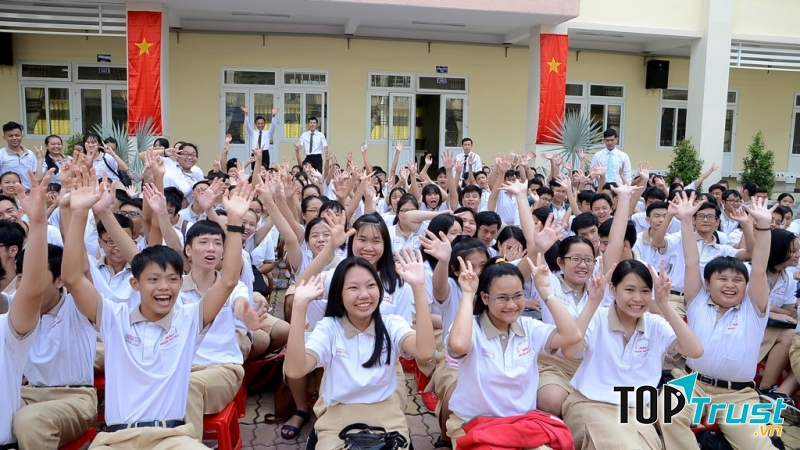 Áo đồng phục mùa hè
