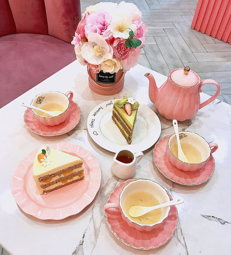 Tất cả đồ dùng ở đây đều mang tông hồng dễ thương