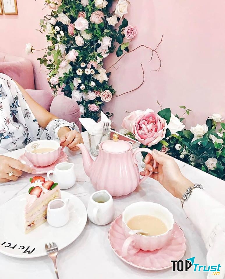 Set trà cực bắt mắt cho các cô nàng bánh bèo