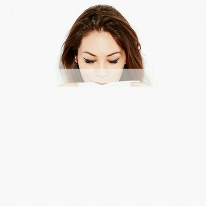 Hãy đánh thêm một lớp son thứ hai lên, điều này sẽ giúp son môi của bạn được giữ lâu hơn khi ăn uống.